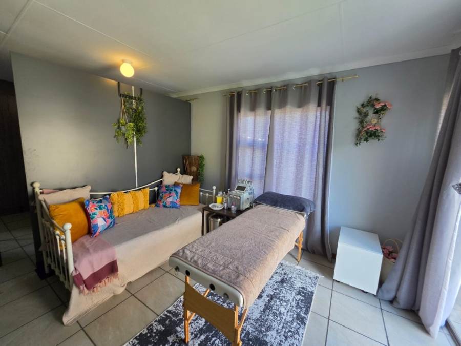 6 Bedroom Property for Sale in Bethlehem Free State